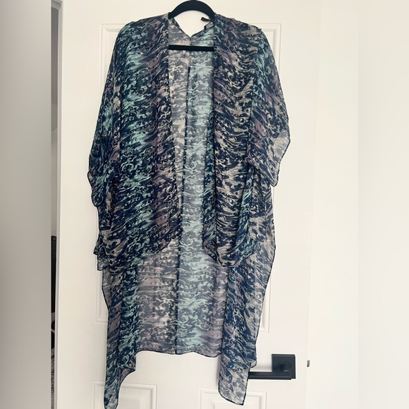 BCBG SWIMSUIT COVERUP - Picture 4 of 8